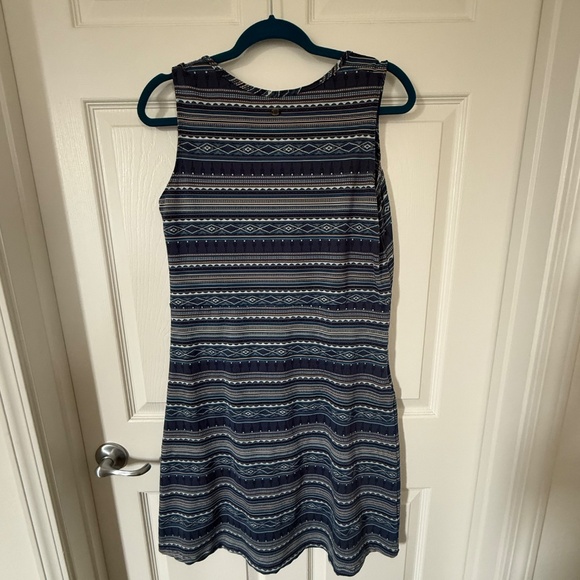 sherpa adventure gear dress, with zippered side pocket, size Medium - Picture 2 of 9